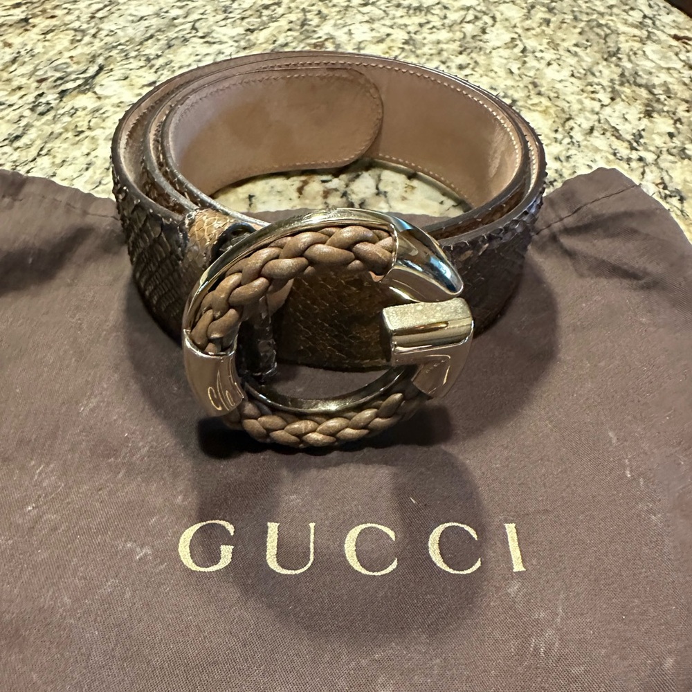 Unique Gucci Brown snake skin Belt with Gold and Leather buckle.